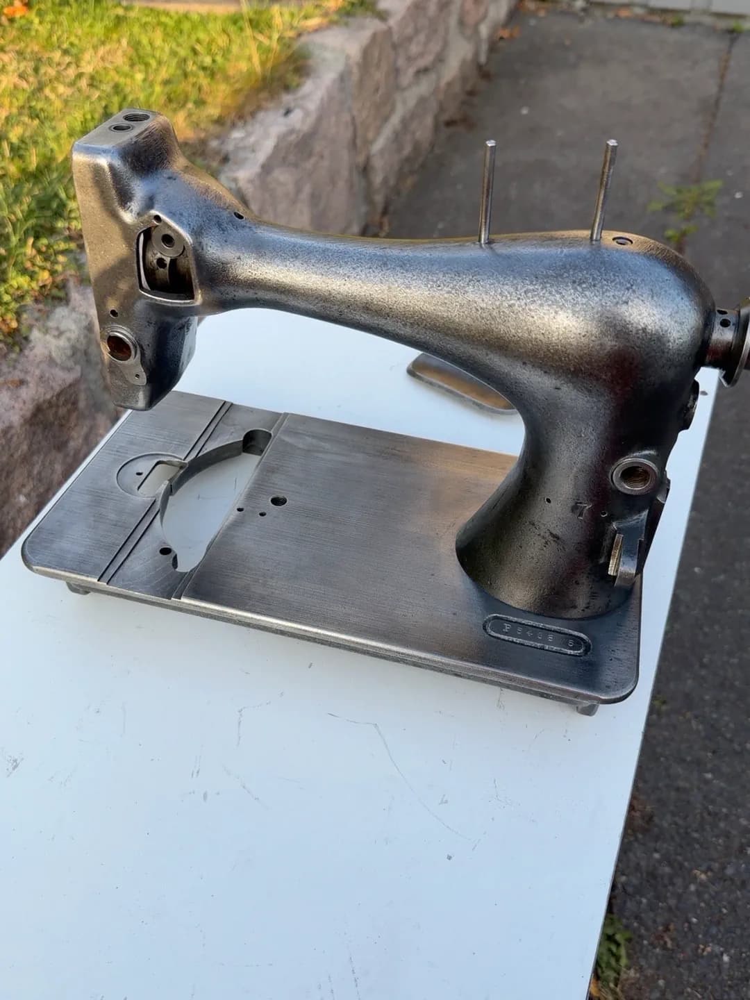 Maskinkroppen etter at den gamle overflaten var fjernet.